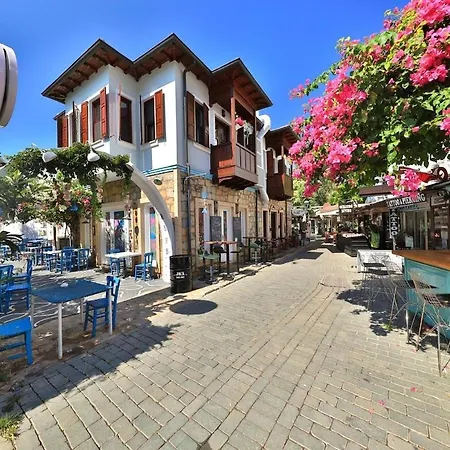 50 Meters To The Long Bazaar In Lavantakas 1 Kas Square